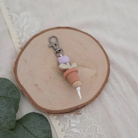 Tulip Bloom Keychains - Picture 2 of 4